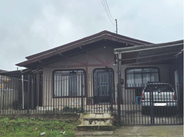 Casa com Terreno de 450m² na Rua do Antídio José Vargas, 53