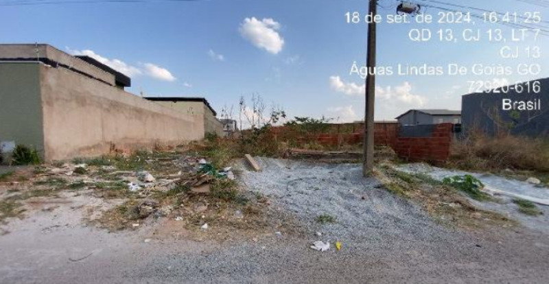 Terreno em Águas Lindas de Goiás com 360m²