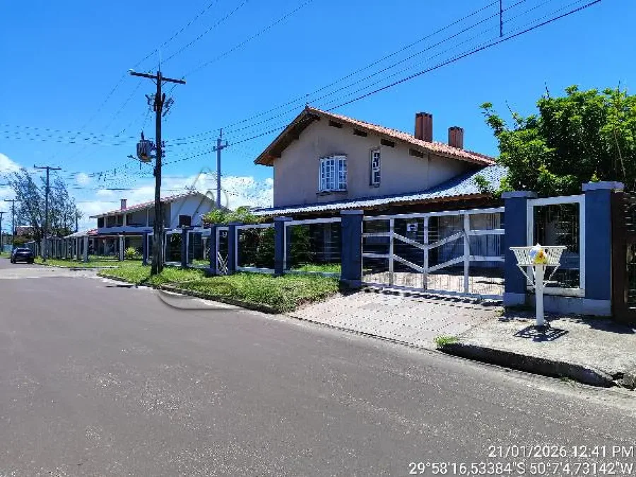 Casa com 2 quartos e 387,5m² de área privativa