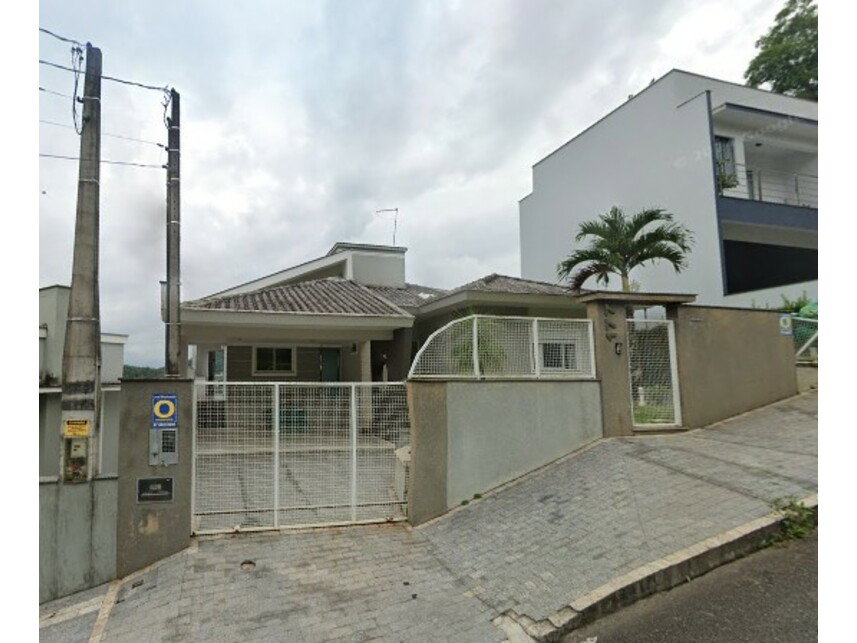 Casa em Leilão com 3 Quartos e 2 Banheiros em Jaraguá do Sul