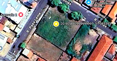 Terreno de esquina com 1.600m², desocupado, ideal para investimento