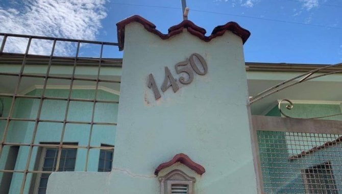 Casa com 3 quartos, 3 banheiros e 1 vaga de garagem, 277 m², ocupada