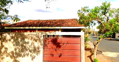 Casa ocupada com 116.90 m² construídos e 375.00 m² de terreno