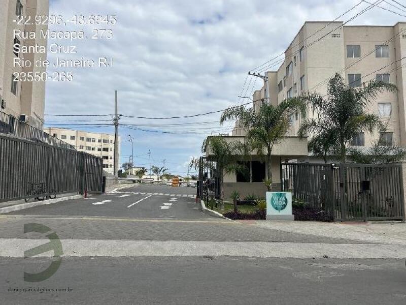 Apartamento 2 Quartos com Vaga em Santa Cruz
