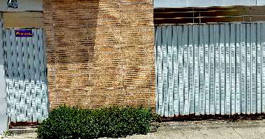 Casa 2 quartos, 1 banheiro, 2 salas, cozinha, 1 vaga, 81,4m² construída