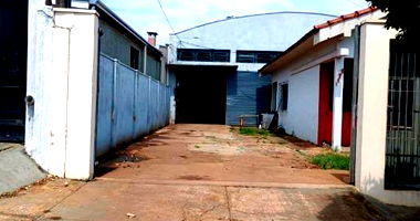 Casa com 60m² e Barracão Comercial em Goioerê/PR