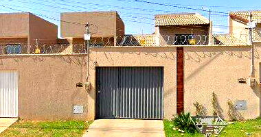 Casa 2 quartos, 2 banheiros, 70.93m² construída, 1 vaga