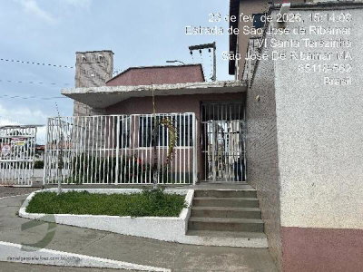 Apartamento 2 Quartos com Varanda em Condomínio