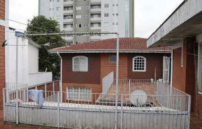 Casa com 495m² construídos, ocupada