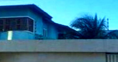 Casa padrão ocupada com 2 vagas e 336m² construída