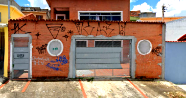 Prédio residencial em Itaquera com 374m² e 212m² construídos