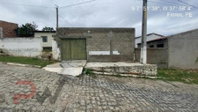 Casa em Flores/PE com 3 quartos e 1 vaga