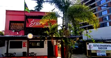 Terreno com 1.404m2 na Av. Érico Veríssimo, Menino Deus