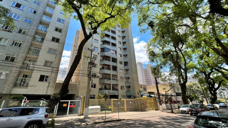 Apartamento com 3 Quartos e Vaga de Garagem em Curitiba