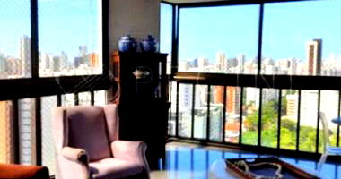 Apartamento 1801 com 4 suítes, 5 vagas e 335m² privativos
