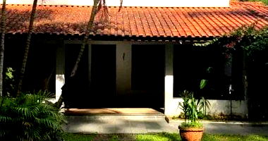 Casa Ampla com 600m² Construída e Terreno de 1029m²