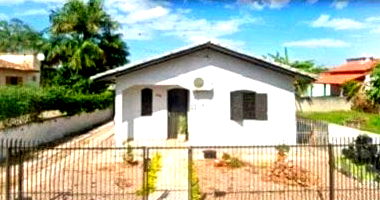 Casa em Terreno de 325 m² - 98 m² construídos - Ocupado