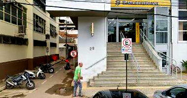 Prédio Comercial com Comodato Oneroso, Ocupado