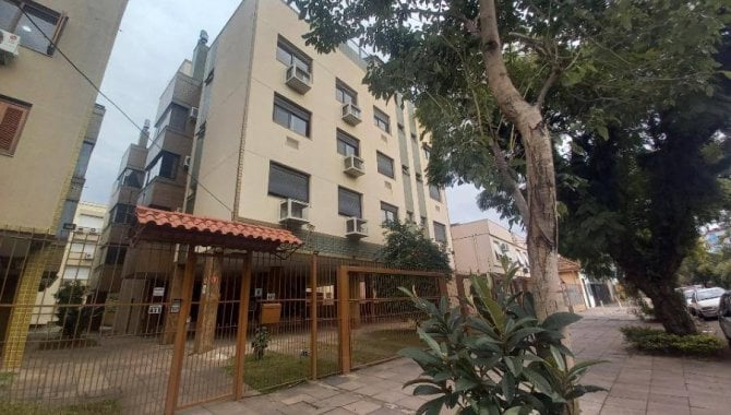 Apartamento Espaçoso com 2 Vagas em Porto Alegre
