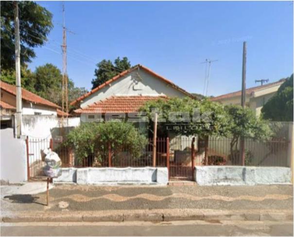 Casa com edícula em Nova Odessa