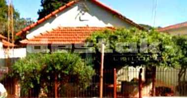 Casa com edícula em Nova Odessa