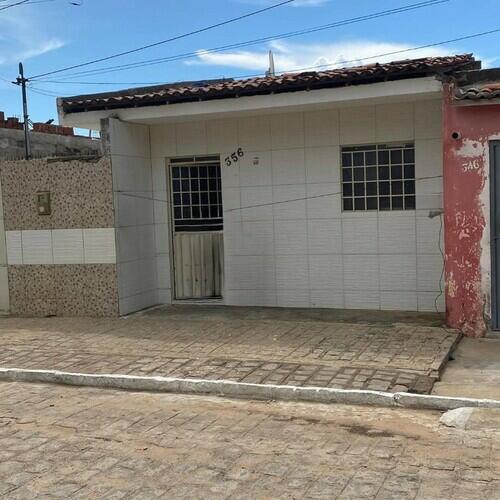 Casa com 2 quartos, 1 banheiro, 136,26 m² construídos, ocupada