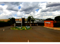 Terreno com 360,10m² privativos em condomínio fechado, desocupado