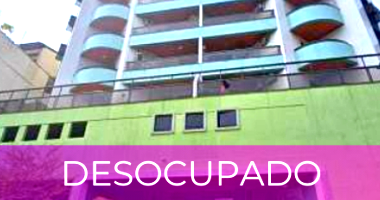 Apartamento Padrão Desocupado com 2 Vagas de Garagem