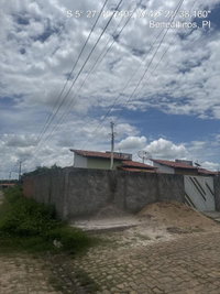Casa com 2 quartos e 1 vaga, área privativa de 56,01 m²