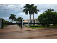 Casa Ampla com 920m² de Área Construída em Leilão