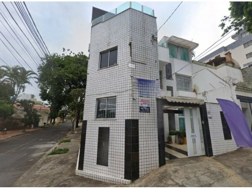 Casa Ocupada com 282m² em Indaiá - Belo Horizonte