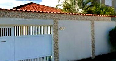 Casa com 300m² de terreno e 112,49m² construída em Registro/SP