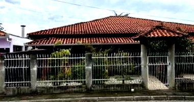 Casa com 2 Quartos e Área de Serviço em São João Batista