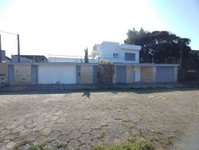 Casa com 3 Quartos, 2 Banheiros e 248m² Construída, Ocupada