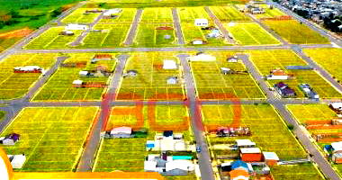 Terreno 200m² com leve aclive, ideal para construção