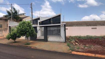 Casa com 69m² construída em terreno de 150m², ocupada