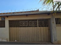 Casa com 2 quartos, 1 banheiro e garagem em Caldas Novas