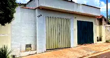 Casa Ocupada com 1 Vaga em Leilão