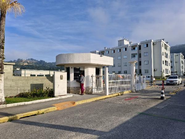 Apartamento com 2 Quartos e 1 Vaga em Biguaçu