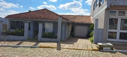 Terreno urbano com casa em alvenaria e benfeitorias não averbadas