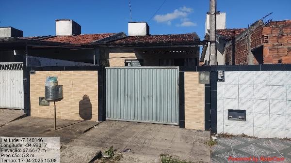 Casa com 2 quartos, 2 banheiros e 68,61m²