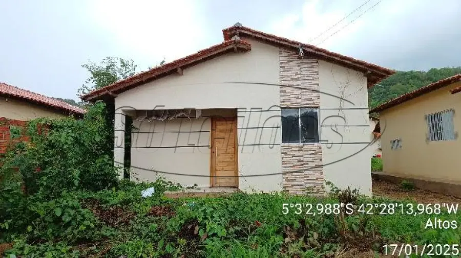 Casa em Altos com 2 Quartos e 200m² de Terreno