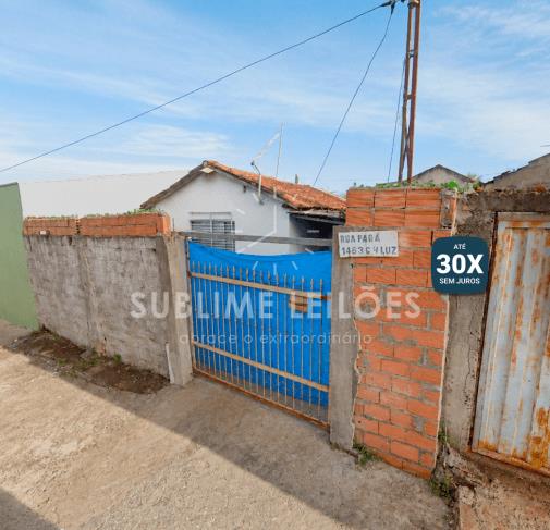 Terreno de 273m² com Construção de 54m² -