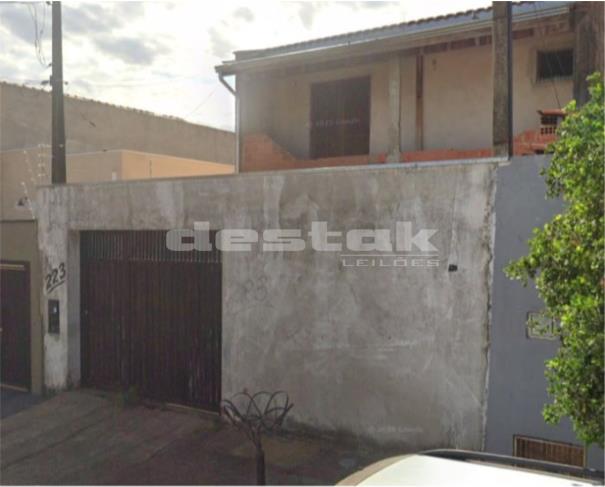 Amplo Sobrado com Garagem em Limeira/SP