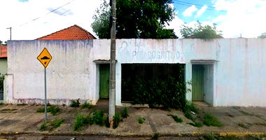 Casa com 295m² construída em terreno de 775m²