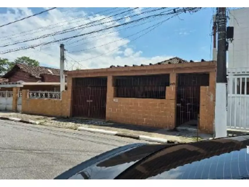 Casa em Leilão com 161m² Construída em Santos/SP