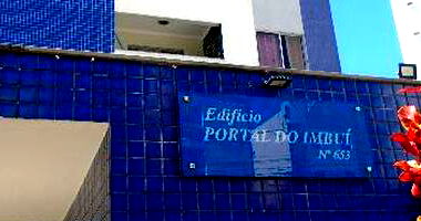 Apartamento Espaçoso com 2 Quartos em Salvador