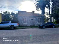 Terreno com ruínas em área central