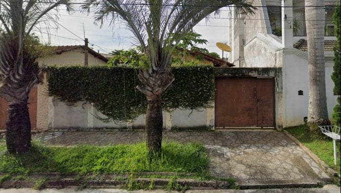 Casa residencial 111m² com 3 quartos e 2 banheiros, desocupada