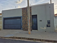 Casa com 39,98m² em terreno de 200m², parte ideal de 50%